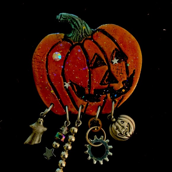 Halloween Pumpkin Steampunk Brooch with Charms - Picture 1 of 7